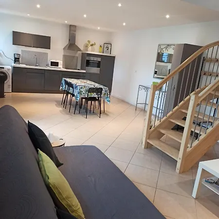 L'heure Bleue Et D'hôtes *