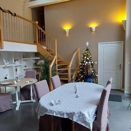 L'heure Bleue Et D'hôtes