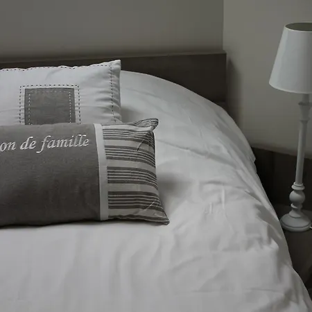 L'heure Bleue Et D'hôtes